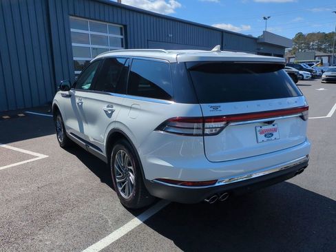 Used 2023 Lincoln Aviator 2WD image 10