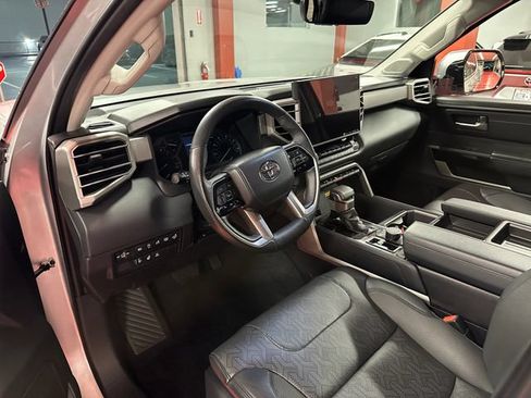 Used 2022 Toyota Tundra Limited w/ Power Package AWD/4WD image 11