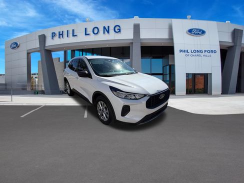 Used 2023 Ford Escape Active w/ Tech Pack #1 FWD image 9