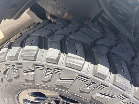 Used 2019 Toyota Tacoma TRD Sport AWD/4WD image 11