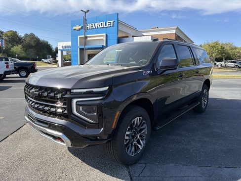 New 2026 Chevrolet Suburban Z71 image 1