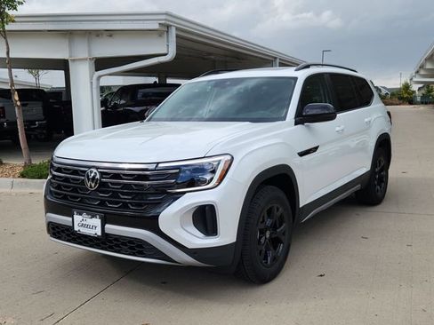 New 2026 Volkswagen Atlas Peak Edition image 4