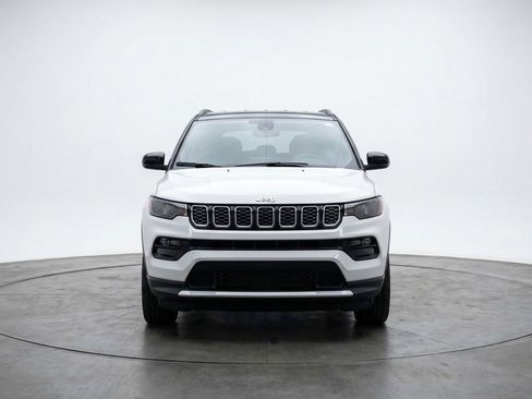Used 2025 Jeep Compass Limited AWD/4WD image 2