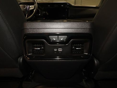 Used 2025 GMC Sierra 1500 AT4 w/ AT4 Premium Package AWD/4WD image 31