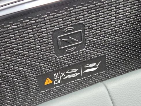 New 2026 GMC Terrain AT4 w/ Technology Package II AWD/4WD image 9