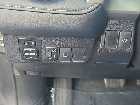Used 2017 Toyota RAV4 XLE image 30