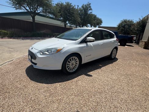 Used 2017 Ford Focus Electric Hatchback FWD image 12