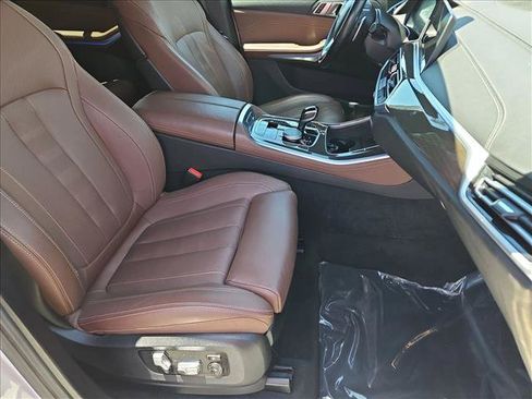 Used 2022 BMW X5 xDrive40i w/ Premium Package AWD/4WD image 29