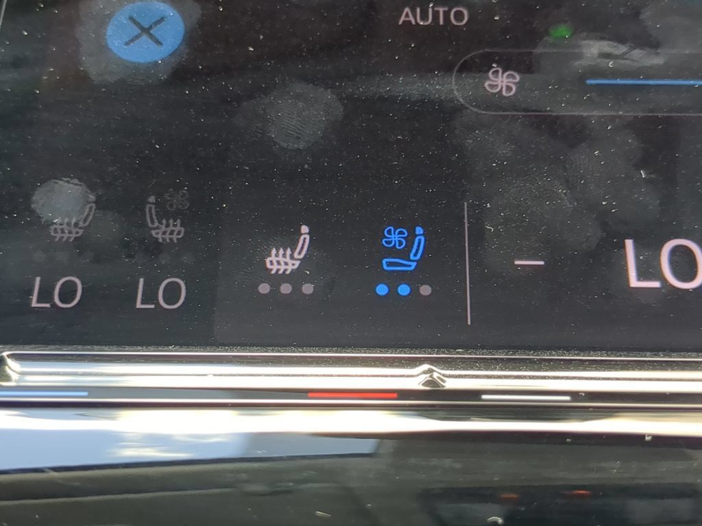 Certified 2024 Volkswagen Atlas SE FWD image 24