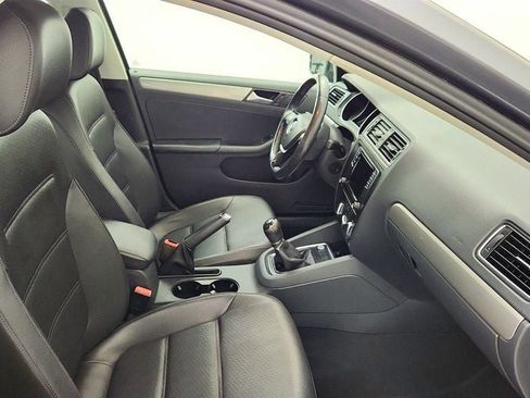 Used 2017 Volkswagen Jetta SE image 24