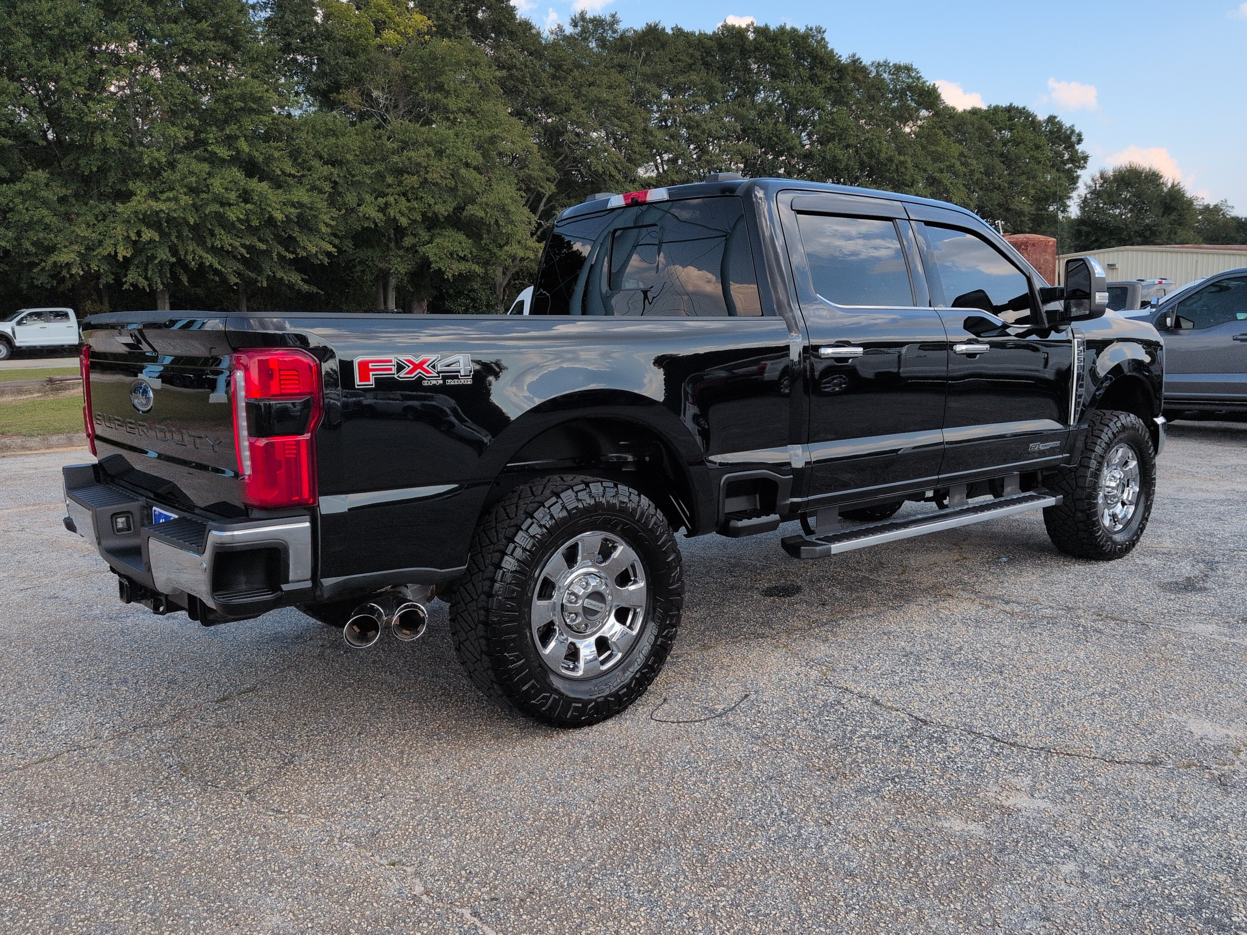 Used 2024 Ford F250 Lariat w/ Chrome Package AWD/4WD image 3