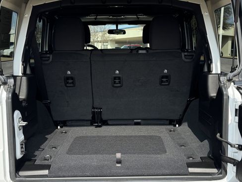 Used 2022 Jeep Wrangler Unlimited Sport image 30