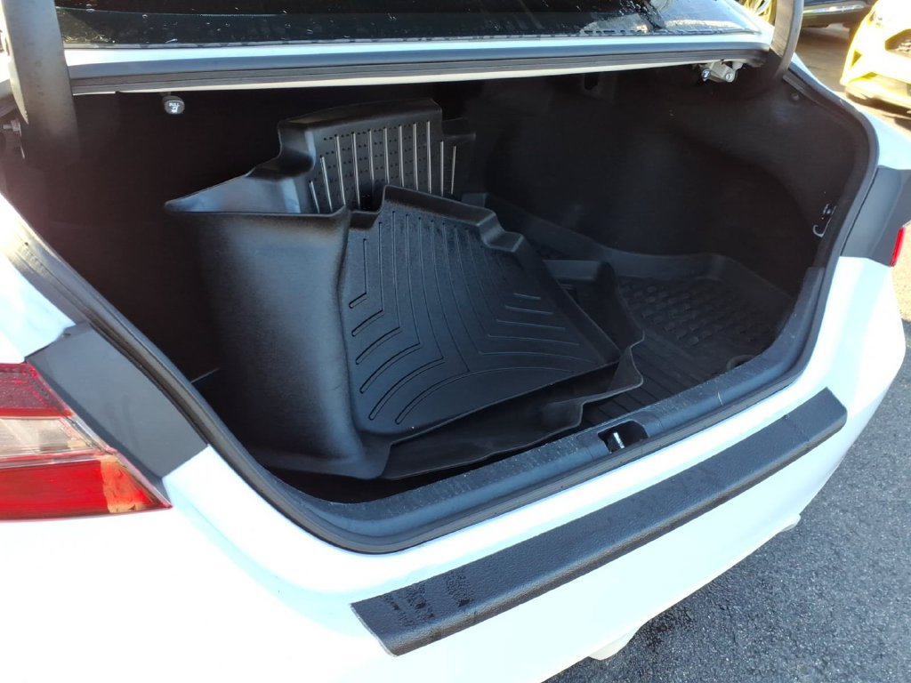 Used 2022 Toyota Camry SE w/ Cold Weather Package FWD image 17