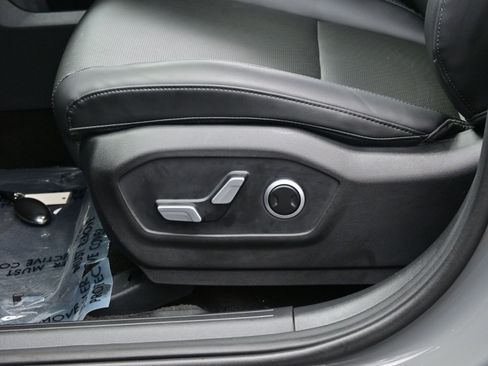 Used 2025 Hyundai Santa Fe XRT image 11