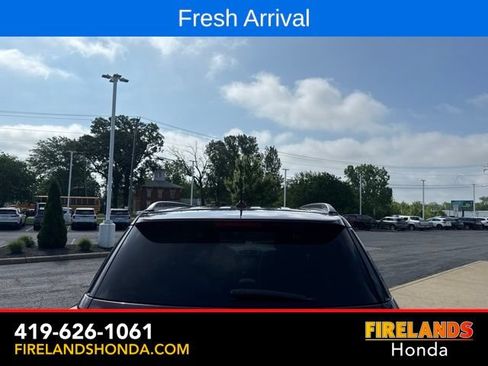 Used 2018 Ford Explorer XLT w/ Equipment Group 202A FWD image 9