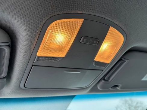 Used 2018 Hyundai Elantra GT image 27