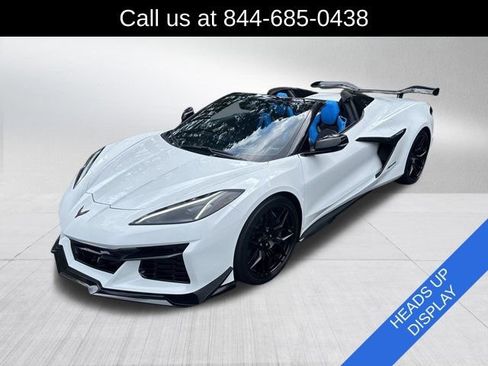 Used 2024 Chevrolet Corvette Z06 w/ Z07 Performance Package RWD image 3