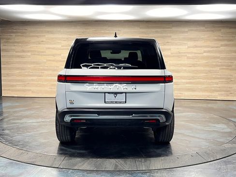 Used 2023 Rivian R1S Adventure image 22