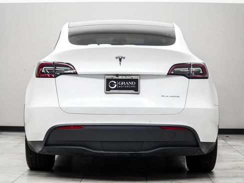 Used 2020 Tesla Model Y Long Range AWD/4WD image 11