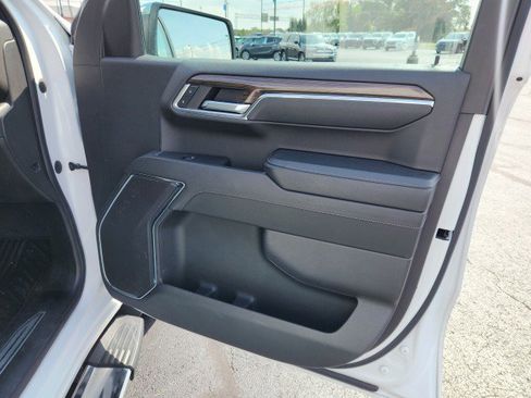 Used 2023 Chevrolet Silverado 1500 LT image 8