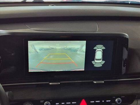 Used 2022 Kia Carnival EX FWD image 15