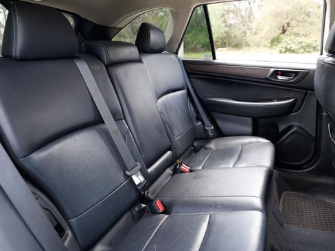 Used 2016 Subaru Outback 2.5i Limited image 12