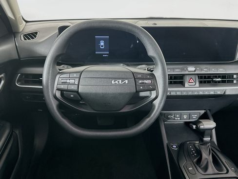 Used 2025 Kia K4 FWD image 18