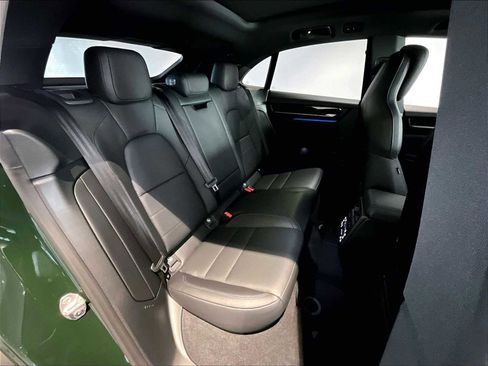 Used 2025 Porsche Macan 4S Electric image 32