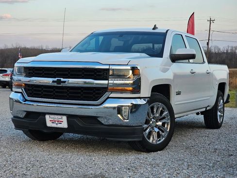Used 2017 Chevrolet Silverado 1500 LT w/ Texas Edition image 2