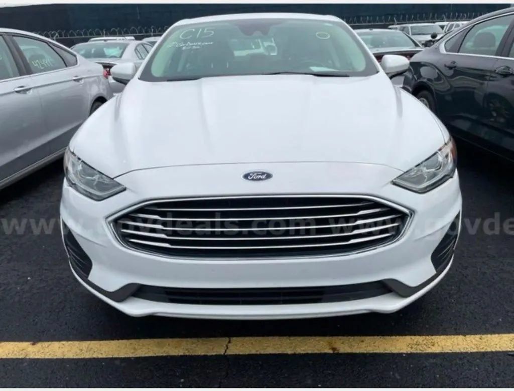 Used 2019 Ford Fusion SE FWD image 3