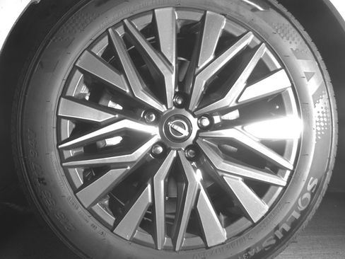 Used 2025 Nissan Altima 2.5 SV FWD image 12