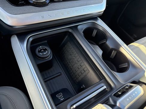 Certified 2025 Ford Expedition Max Platinum image 39