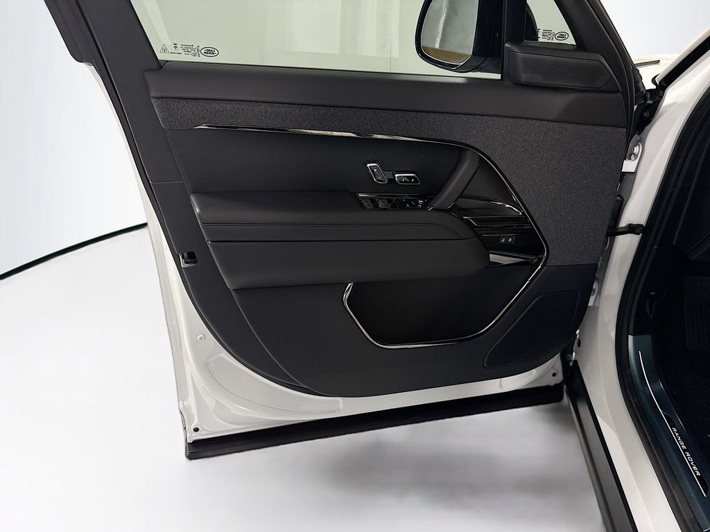 New 2026 Land Rover Range Rover Sport Dynamic SE AWD/4WD image 24