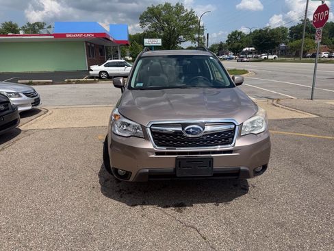 Used 2014 Subaru Forester 2.5i Touring AWD/4WD image 3