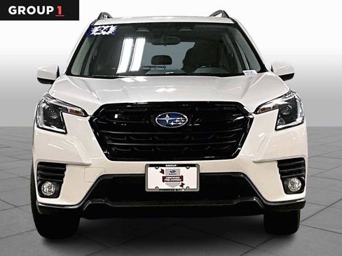Used 2023 Subaru Forester Premium image 4