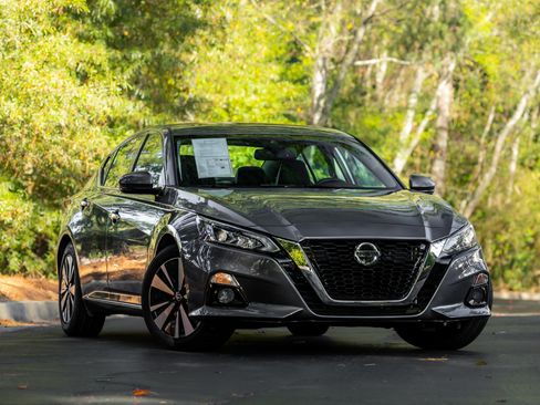 Used 2020 Nissan Altima 2.5 SL image 1