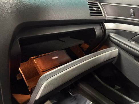 Used 2016 Ford Explorer XLT w/ Equipment Group 202A image 52