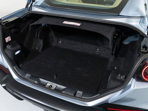 Used 2022 Ferrari Portofino M RWD image 17