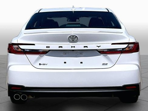 Used 2026 Toyota Camry SE FWD image 5