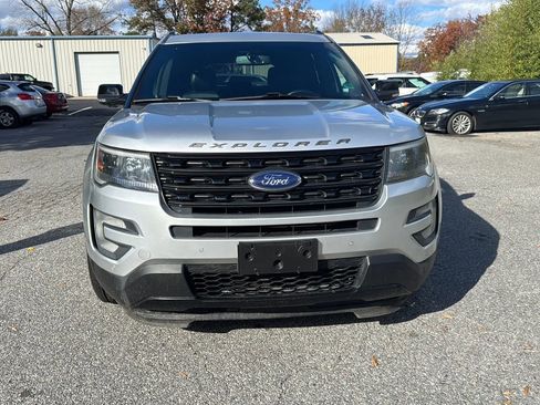 Used 2016 Ford Explorer Sport image 2