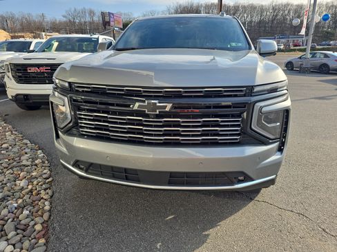 Used 2025 Chevrolet Tahoe High Country image 2