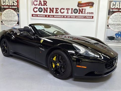 Used 2010 Ferrari California image 17
