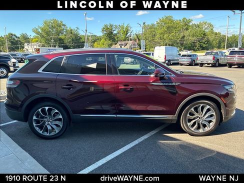 Used 2023 Lincoln Nautilus Reserve AWD/4WD image 9