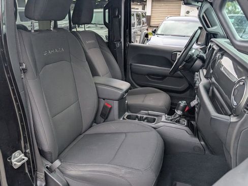 Used 2022 Jeep Wrangler Unlimited Sahara w/ Safety Group image 18