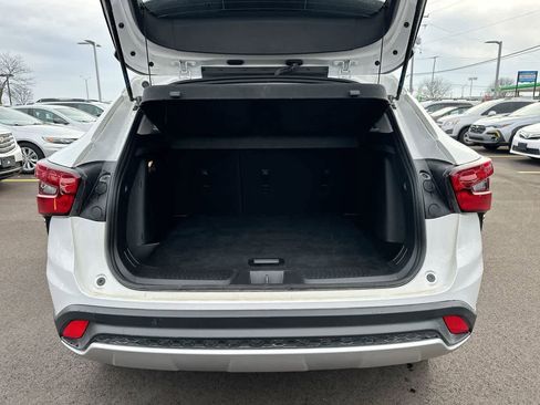 Used 2025 Chevrolet Trax LT w/ LT Convenience Package image 34