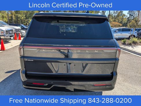 Certified 2025 Lincoln Navigator Reserve image 5