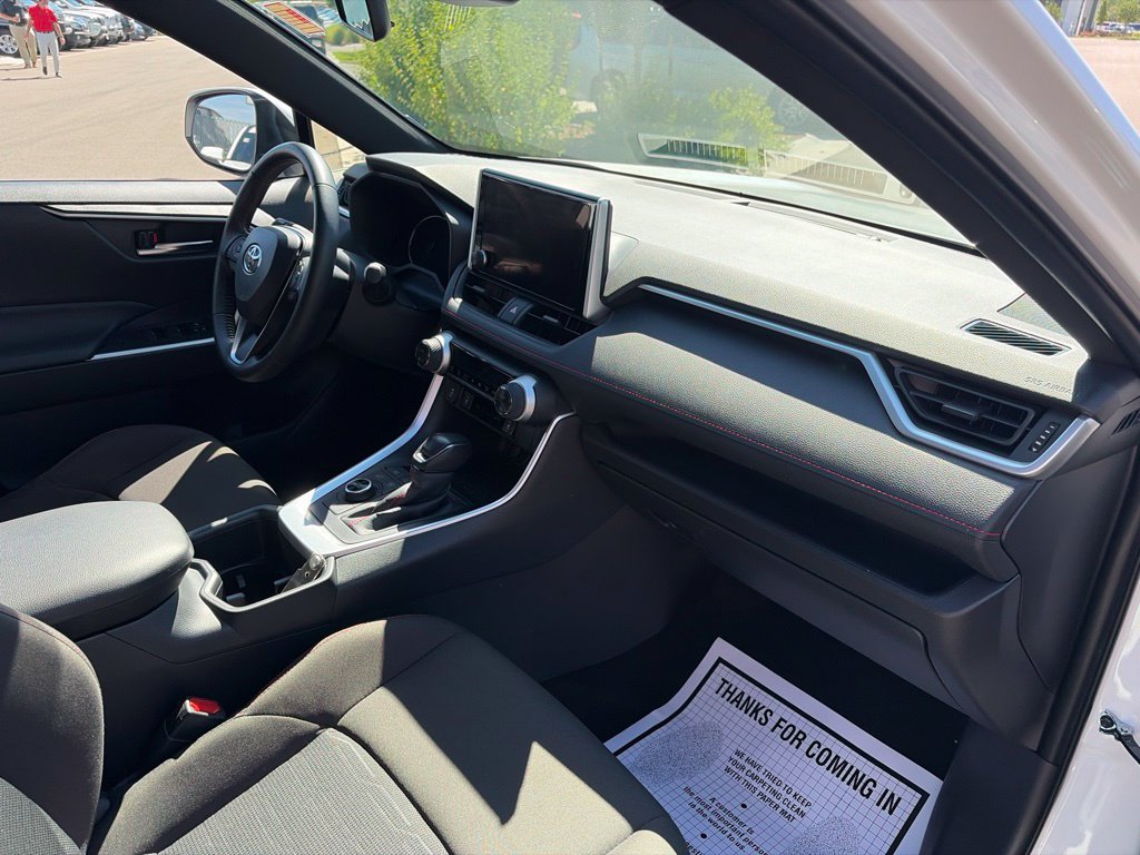 Used 2025 Toyota RAV4 SE AWD/4WD image 13