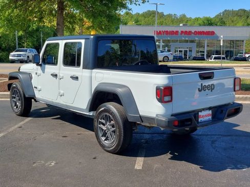 Used 2025 Jeep Gladiator Sport AWD/4WD image 14