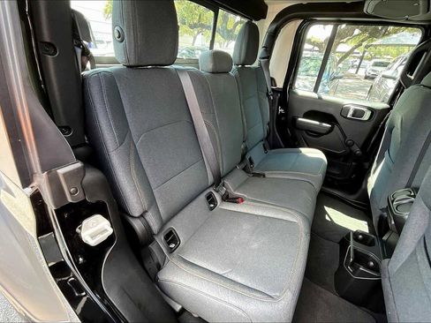 Used 2024 Jeep Gladiator Sport image 37