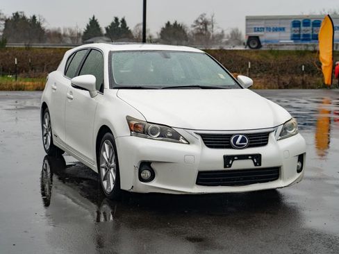 Used 2013 Lexus CT 200h image 2